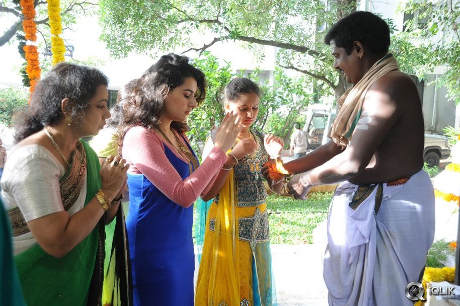 Tharuvatha-Katha-Movie-Opening